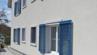 Volets battants motorisés de qualité à MONTROND-LES-BAINS.