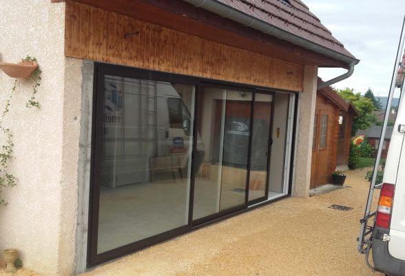 ca80marron-rey.jpg TRYBA Rochetoirin, coulissant alu marron 3 vantaux