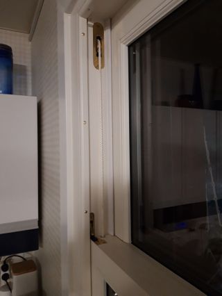 Fenêtre Bois à Guillotine pour cuisine pratique