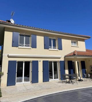 Facade_fenetre_et_portes_fenetres_SAINT_GENIS_LAVAL.jpg