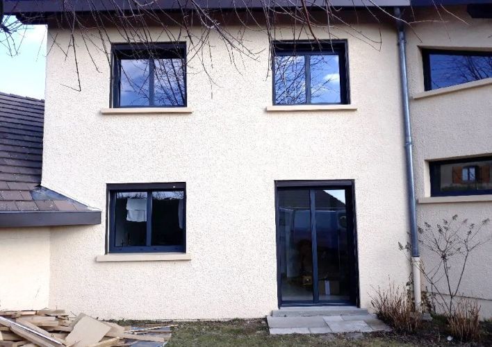 guthglobalemodifiee.jpg Fenêtres en alu gris anthracite, installation sur mesure.