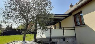 Pergola aluminium ral 7016 avec puits lumière