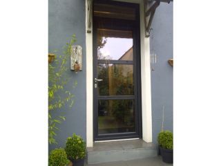 porte-moderne-noire-vitree.jpg Portes d'entrée Madine, Séquoia, Houston, Nassau
