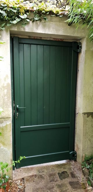 Portillon sur-mesure en aluminium et PVC.