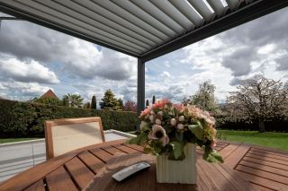 Pergola à lames orientables Pure Line.