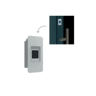 biometrie.webp Lecteur d'empreintes digitales moderne monté sur une porte, illustrant l'intégration d'un système de sécurité avancé.