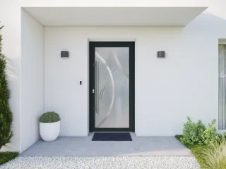 Entrée minimaliste avec une porte moderne en verre opaque entourée de murs blancs, décorée de luminaires noirs et de plantes.