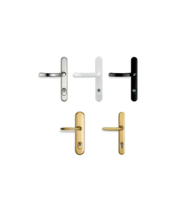 Voici une sélection de poignées de porte de différentes finitions : argentées, blanches, noires et dorées.