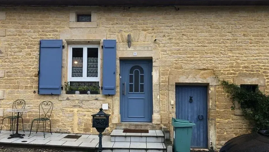 Porte_couleur_bleu.webp Porte_couleur_bleu.webp