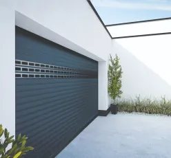 Porte_de_garage_enroulable_PGE_Tryba-1.webp